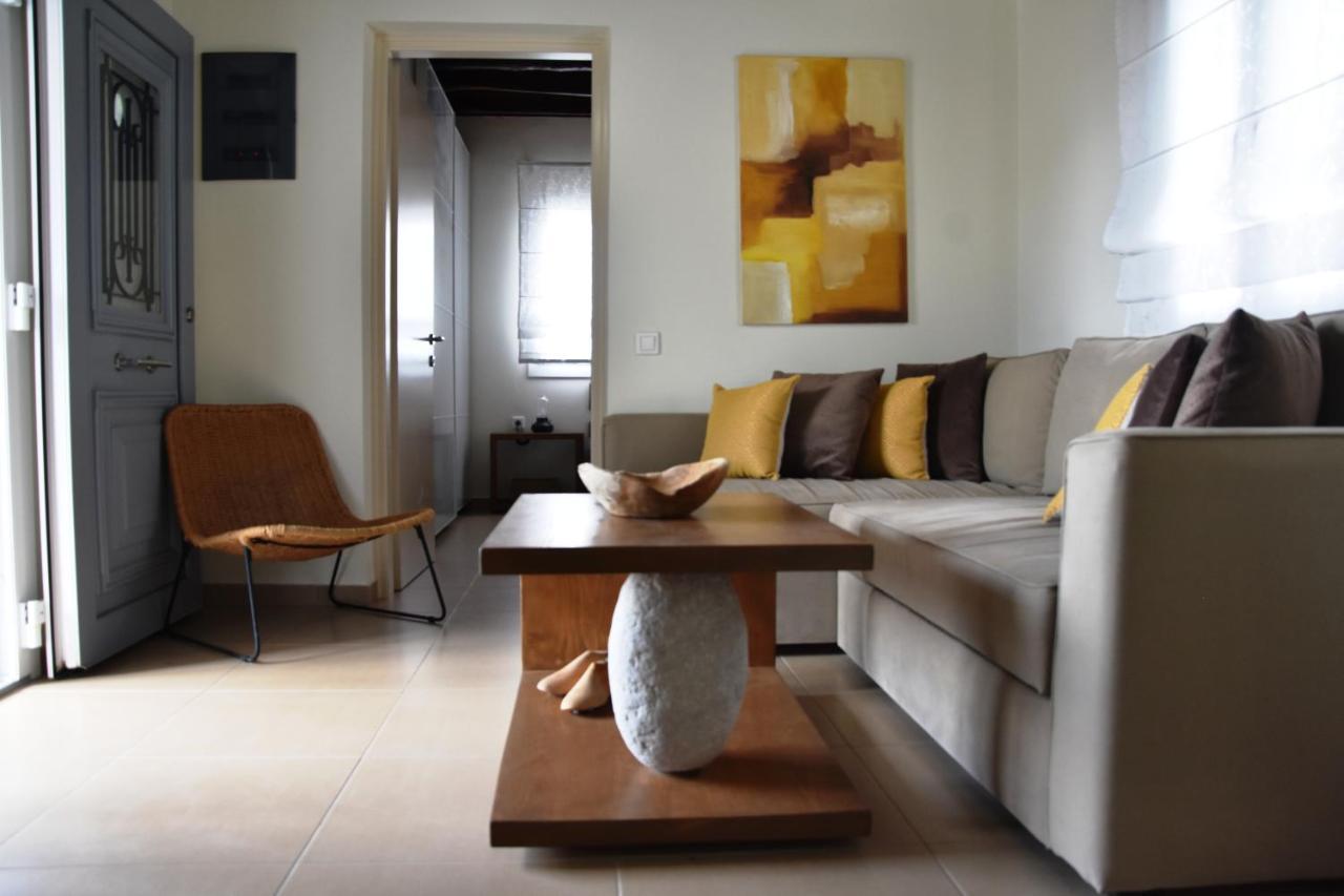 Nelleas Home Adamantas  Екстериор снимка