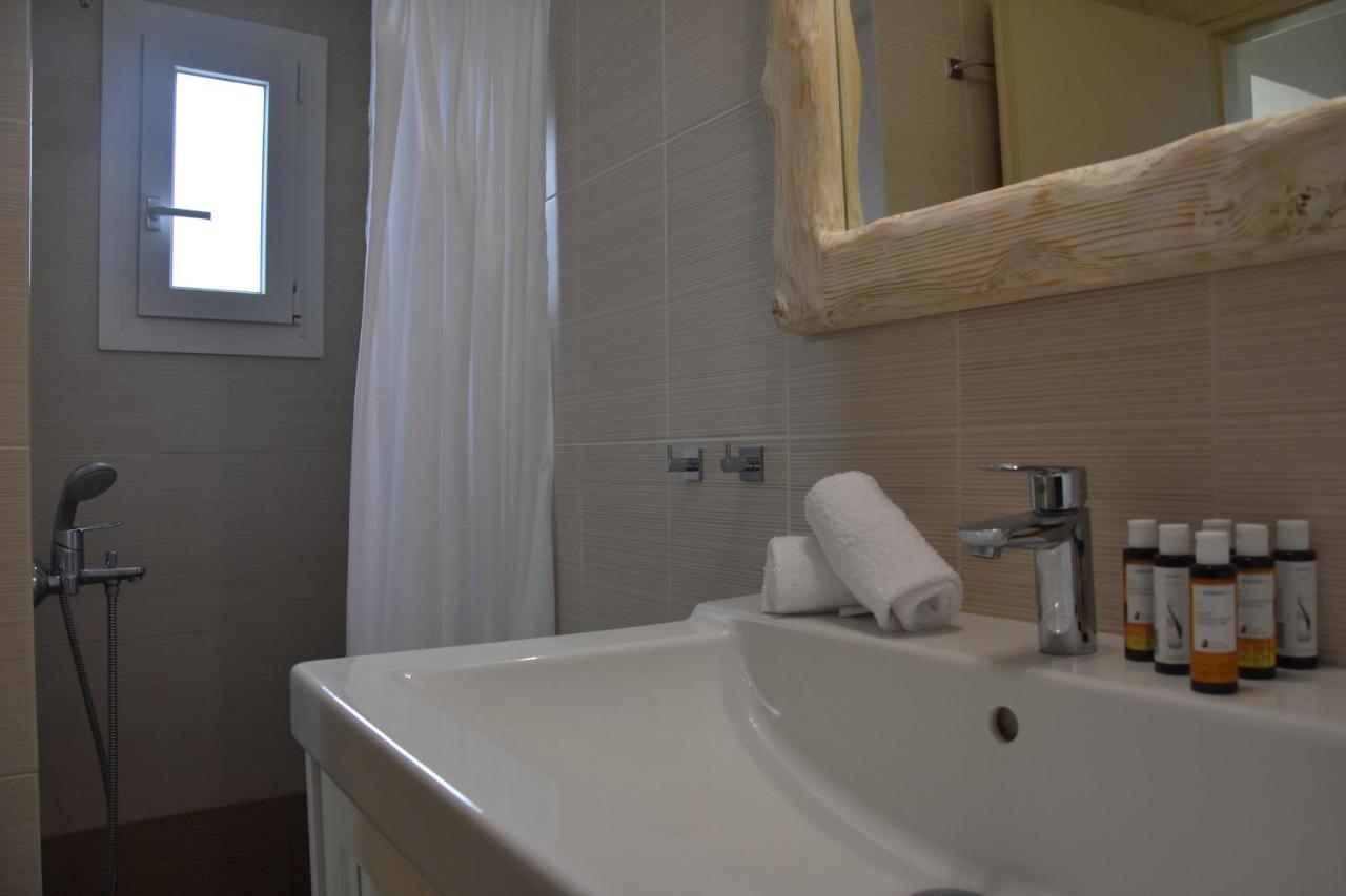 Nelleas Home Adamantas  Екстериор снимка